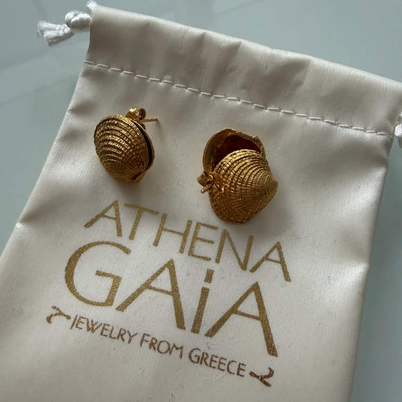 Athena Gold Shell Earrings - Picture 2 of 10